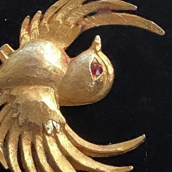 VINTAGE Mamselle Gold-Tone Bird Brooch Red Rhinestone Eye Bird Pin Signed, 1.5” - Picture 6 of 10